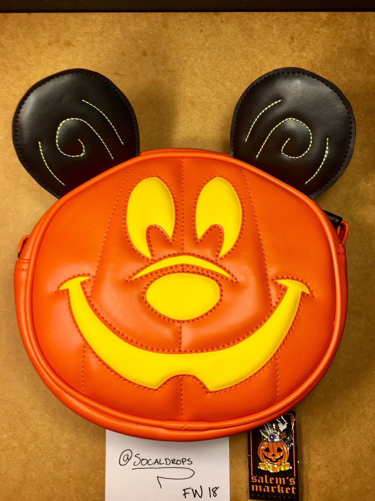 Sacs Mickey Mouse : les modèles les plus chers !